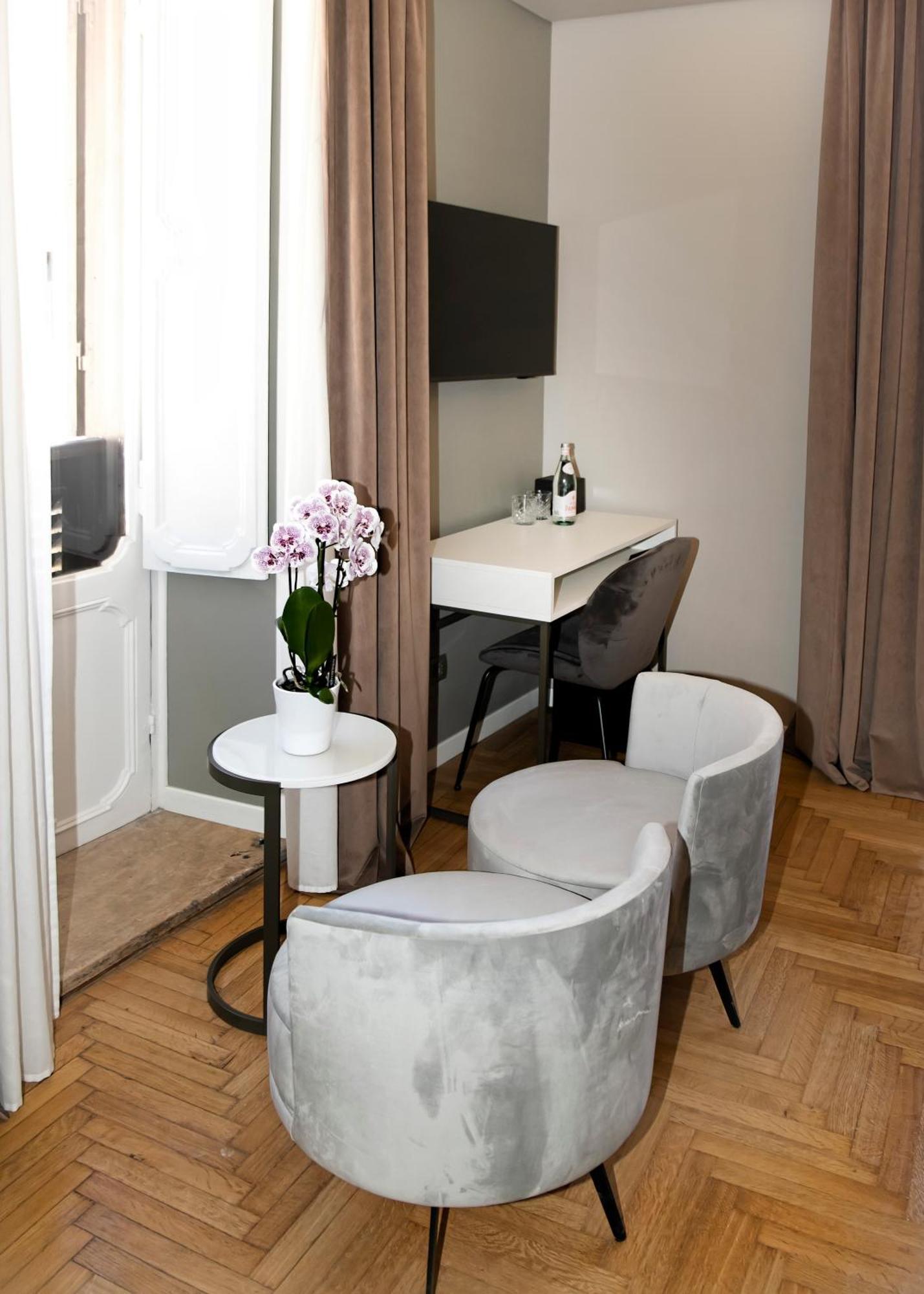 Caravita 5* Rome